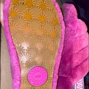 Woman’s Ugg slides size 9